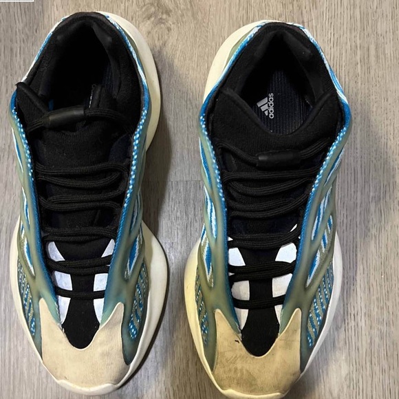 Yeezy 700 sz 6 - Picture 1 of 5